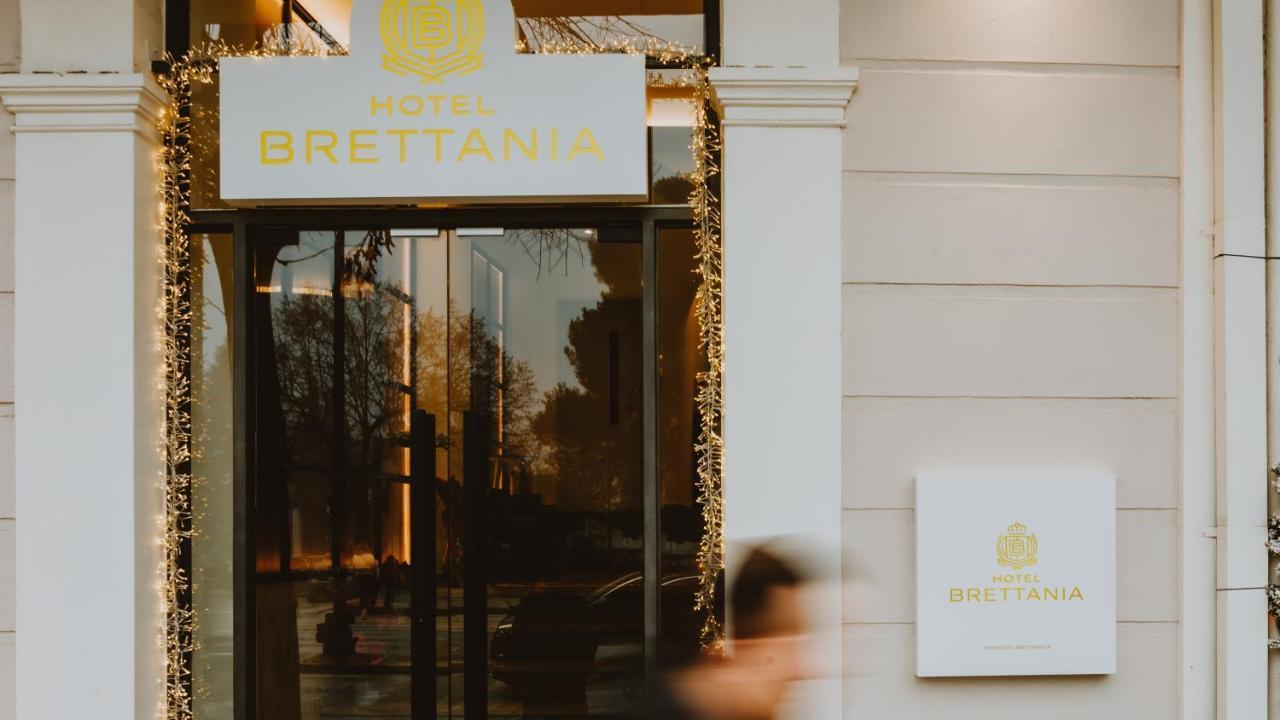 Brettania Hotel ヨアニナ エクステリア 写真