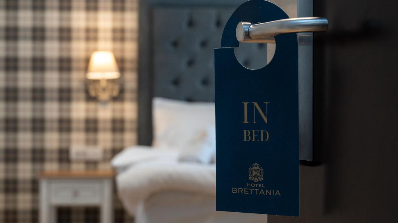 Brettania Hotel ヨアニナ エクステリア 写真