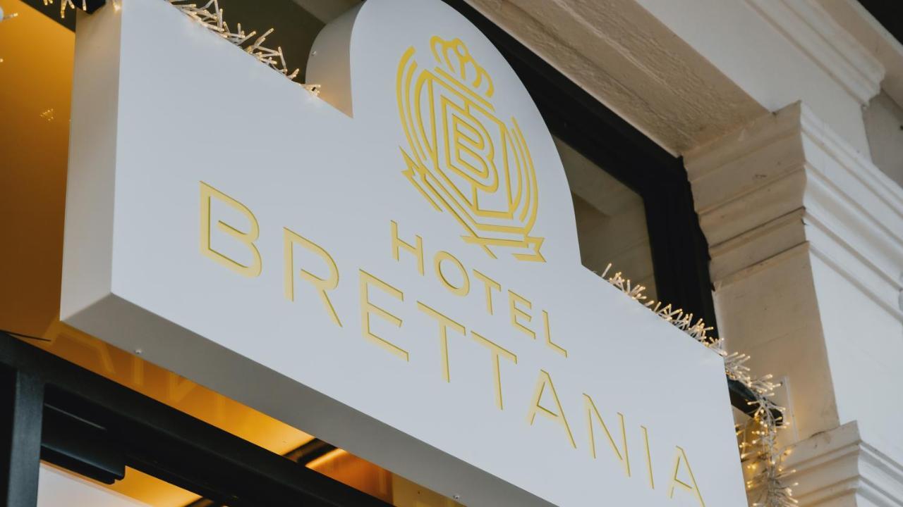 Brettania Hotel ヨアニナ エクステリア 写真